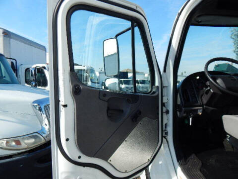 2017 Freightliner M2 106