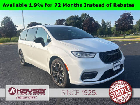 2026 Chrysler Pacifica Select