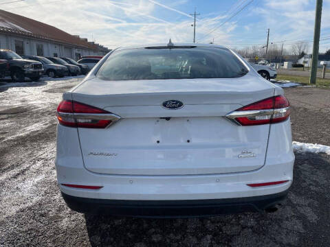 2020 Ford Fusion SE