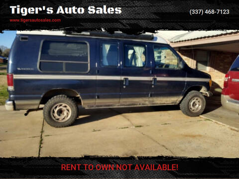 2002 Ford E-Series for sale at Tiger's Auto Sales in Mamou LA