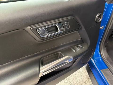 2017 Ford Mustang V6