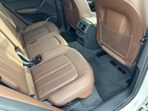 2020 Audi Q5 quattro Titanium Premium 45 TFSI