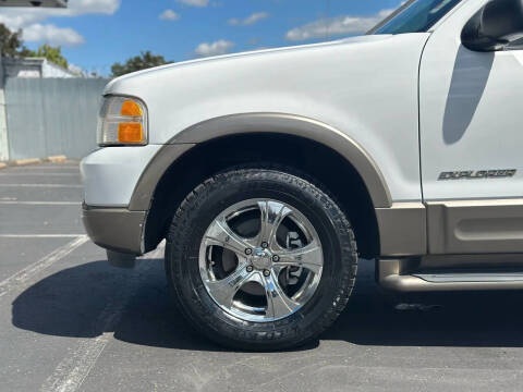 2004 Ford Explorer Eddie Bauer
