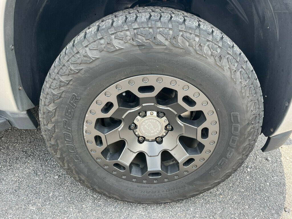 2013 Chevrolet Suburban 15