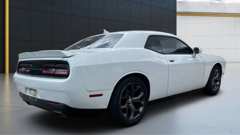2018 Dodge Challenger SXT Plus