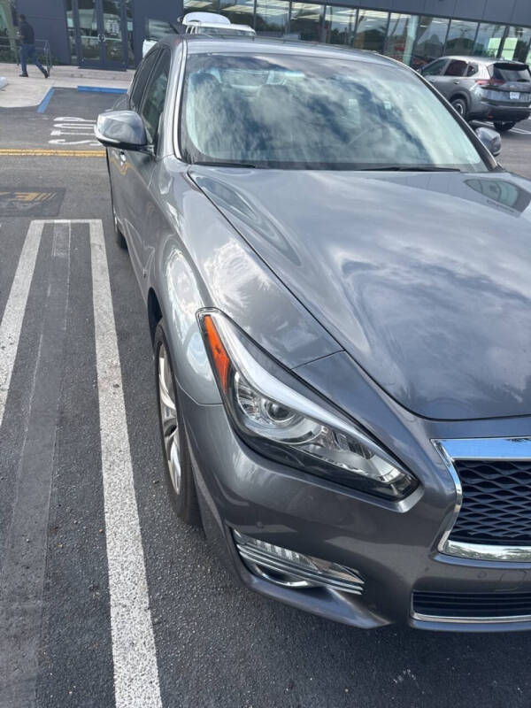 2015 Infiniti Q70 3.7