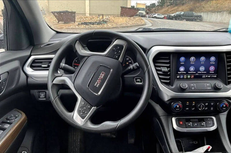 2023 GMC Acadia SLE