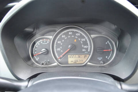 2017 Toyota Yaris 5-Door LE