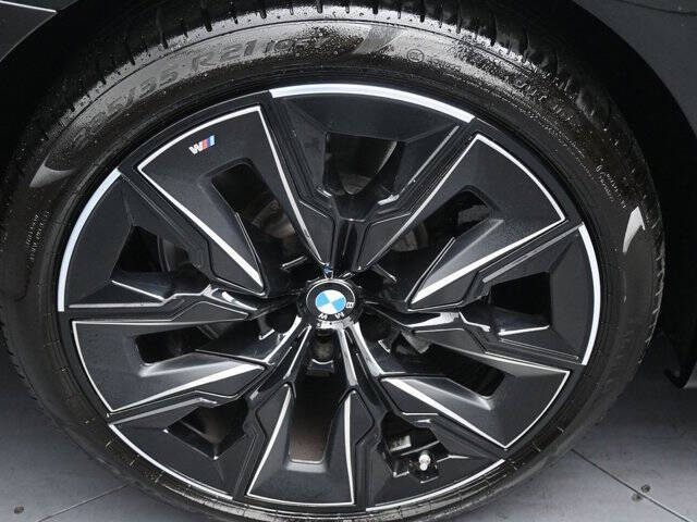 2023 BMW 7 Series 740i
