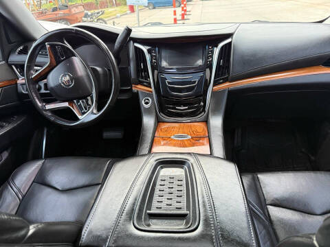 2015 Cadillac Escalade Luxury