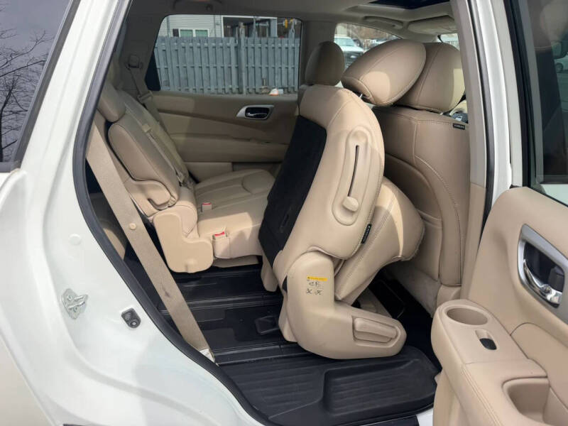 2020 Nissan Pathfinder Platinum