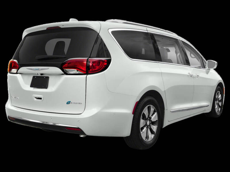 2017 Chrysler Pacifica Hybrid Platinum