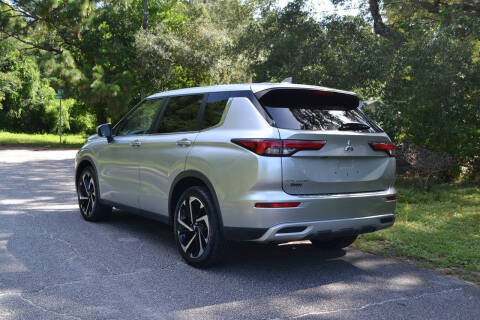 2022 Mitsubishi Outlander SE