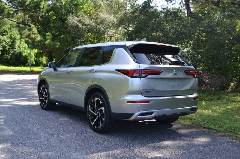 2022 Mitsubishi Outlander SE
