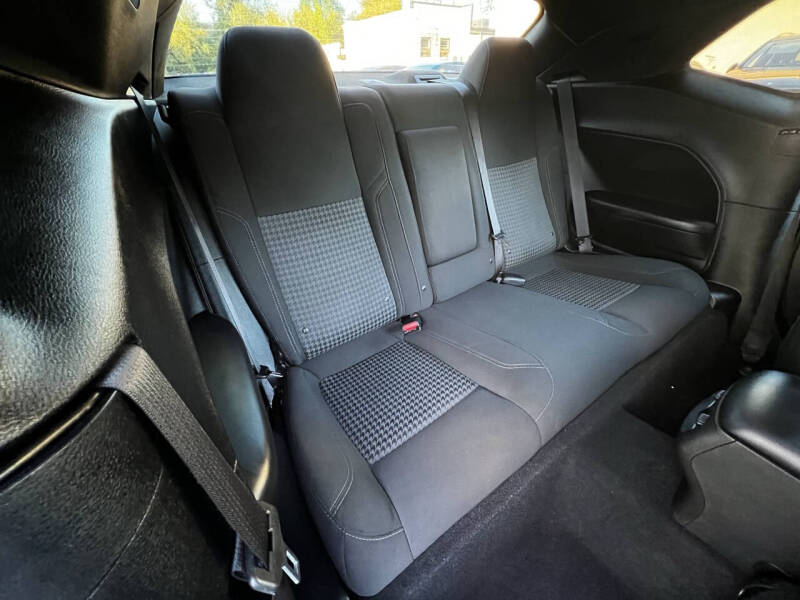 2021 Dodge Challenger SXT