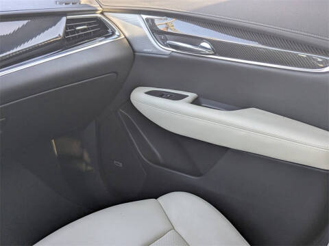 2023 Cadillac XT6 Sport