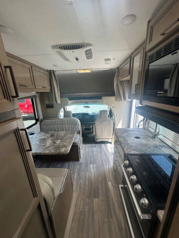 2022 Thor Motor Coach FOUR WINDS 22B