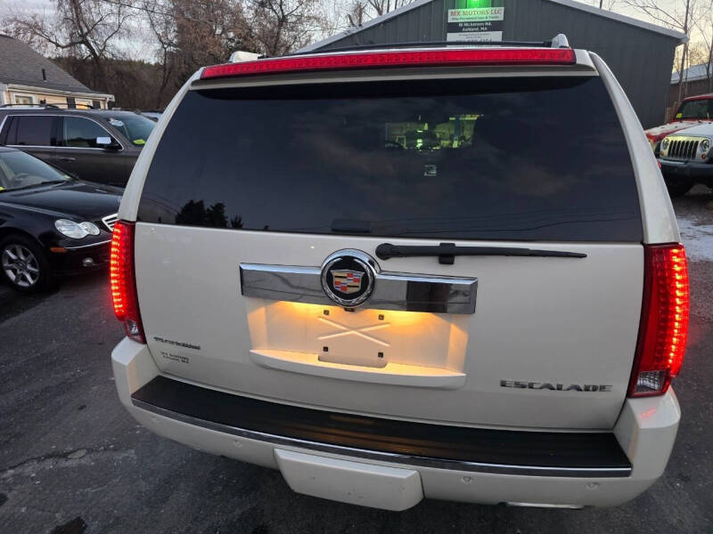 2013 Cadillac Escalade Platinum Edition