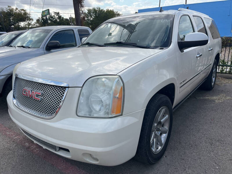 2012 GMC Yukon XL Denali photo 2