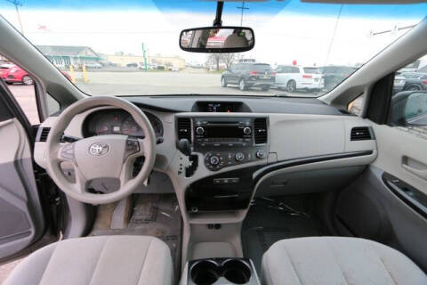 2011 Toyota Sienna LE 8-Passenger