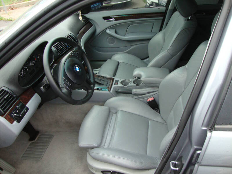 2004 BMW 3 Series 325i