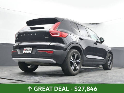 2025 Volvo XC40 B5 Core Bright Theme