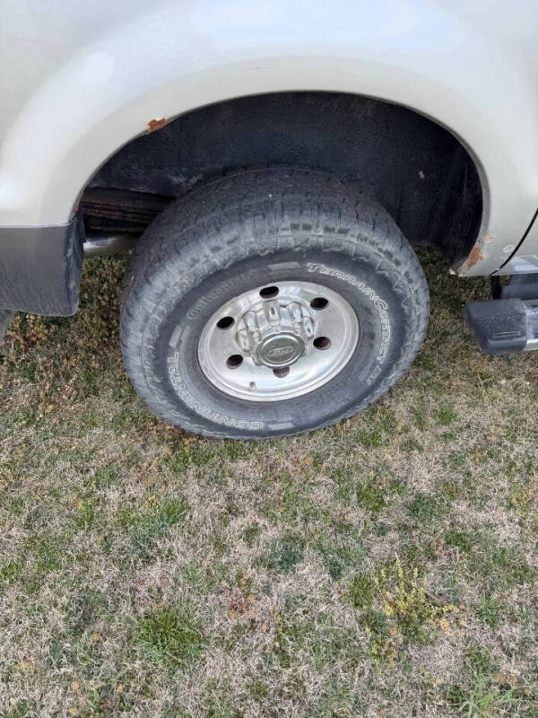 2004 Ford Excursion XLT