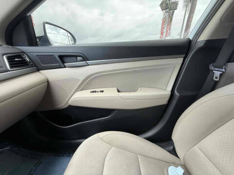 2018 Hyundai Elantra