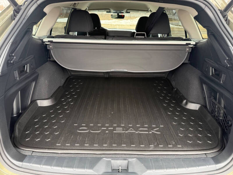 2025 Subaru Outback Premium