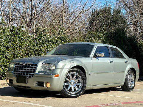 2005 Chrysler 300 for sale at Texas Select Autos LLC in Mckinney TX