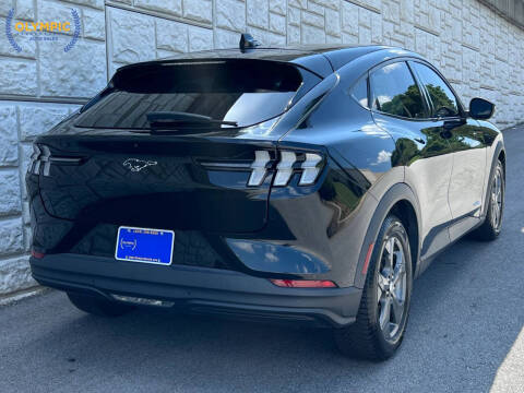 2022 Ford Mustang Mach-E Select