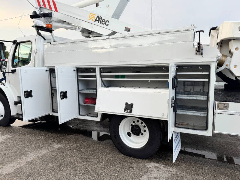 2018 Freightliner M2 106