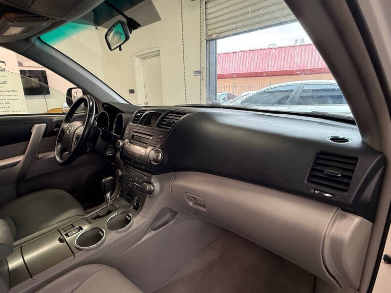 2010 Toyota Highlander SE