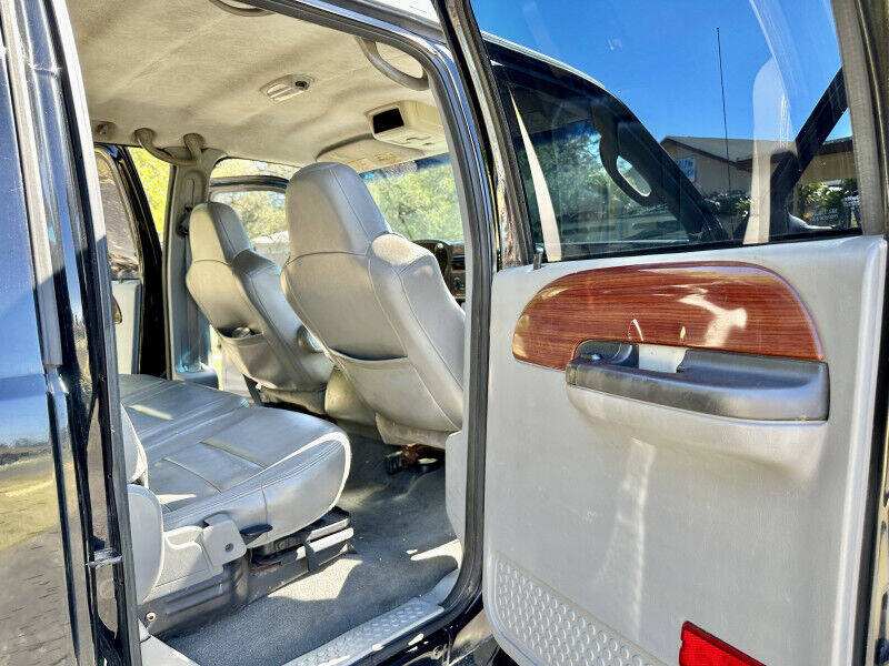 2006 Ford F-350 Super Duty  - $11,995