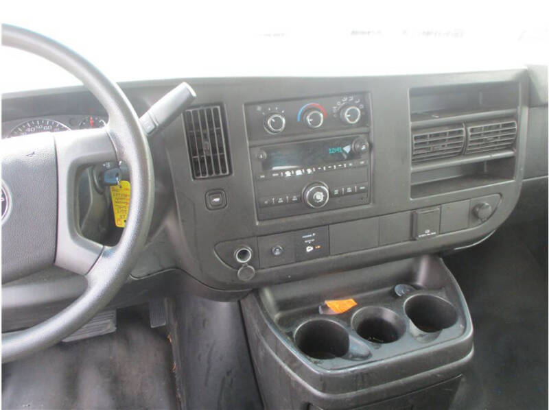 2017 GMC Savana 2500