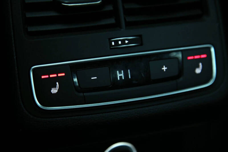 2018 Audi A4 2.0T quattro Premium Plus