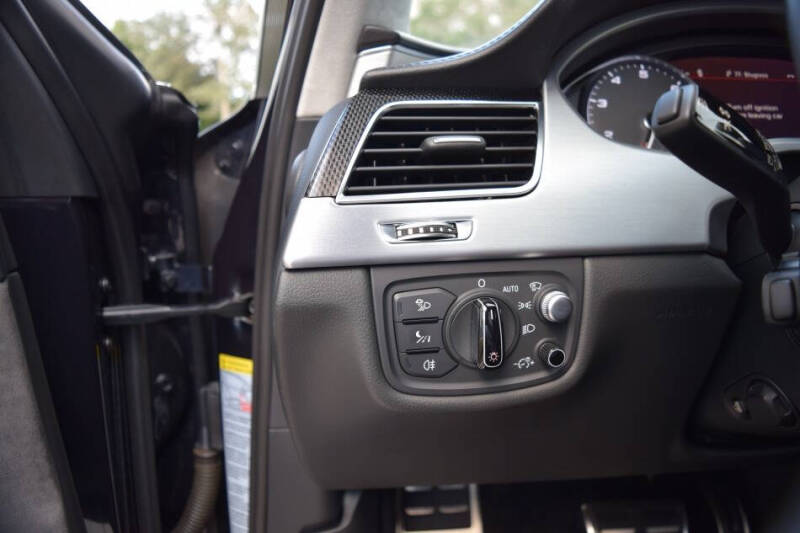 2015 Audi S8 4.0T quattro