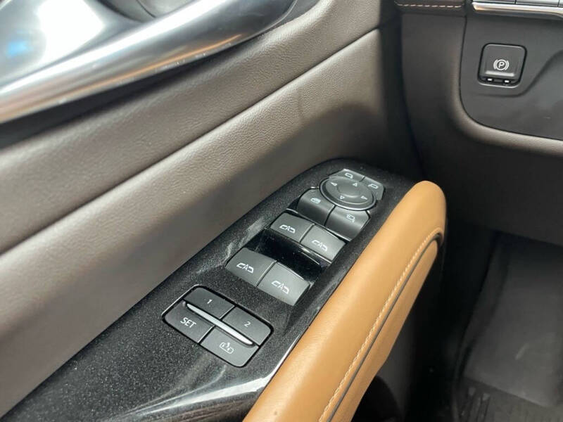 2022 Cadillac Escalade ESV Premium Luxury