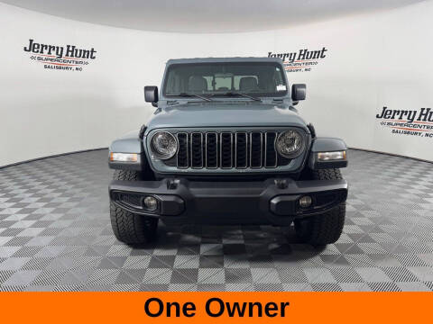 2024 Jeep Gladiator NightHawk