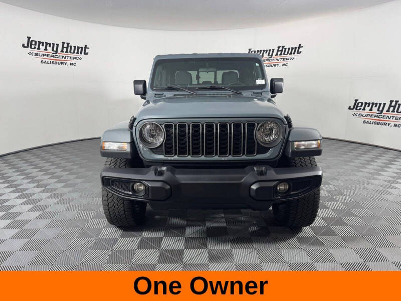 2024 Jeep Gladiator NightHawk