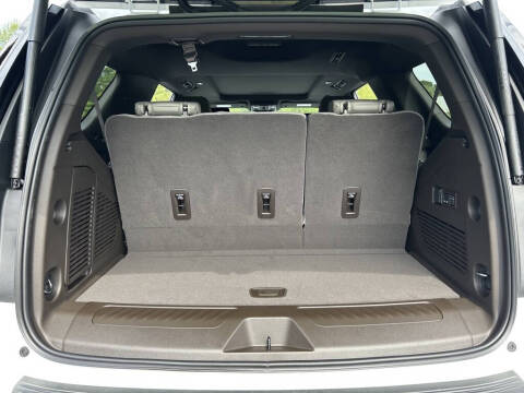 2025 GMC Yukon Elevation