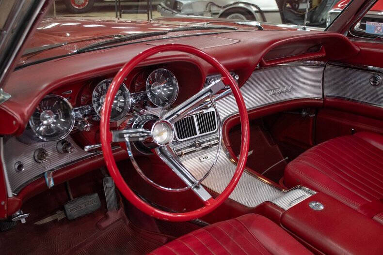 1962 Ford Thunderbird