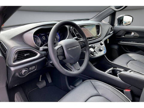 2027 Chrysler Pacifica Limited