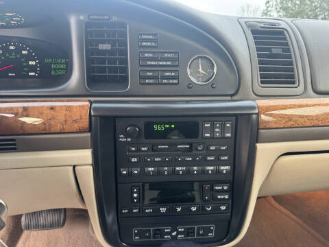 2002 Lincoln Continental