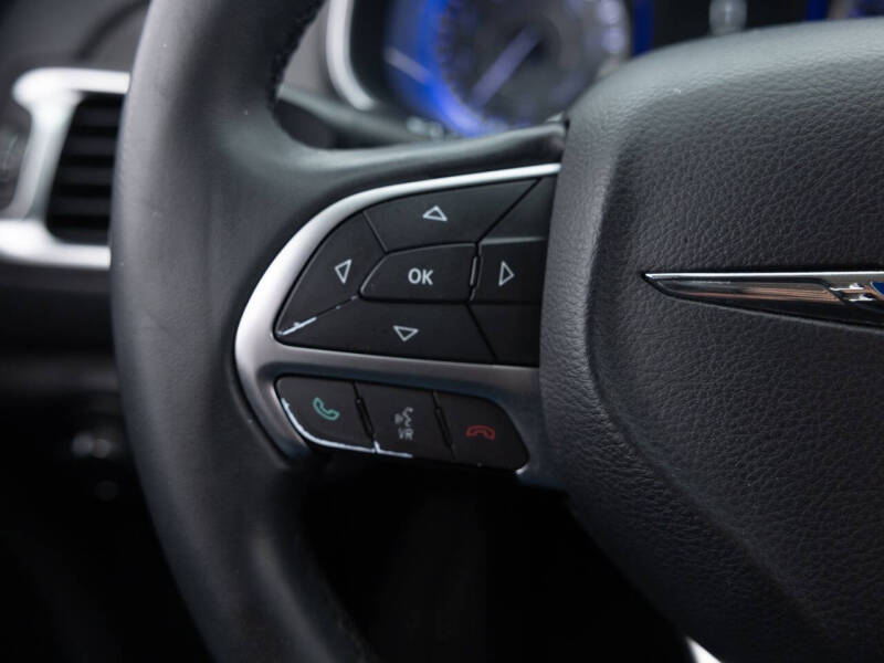 2017 Chrysler 200 Limited Platinum