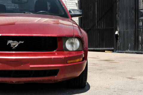 2005 Ford Mustang V6 Deluxe