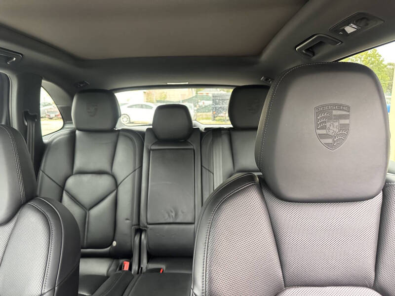 2017 Porsche Cayenne Platinum Edition