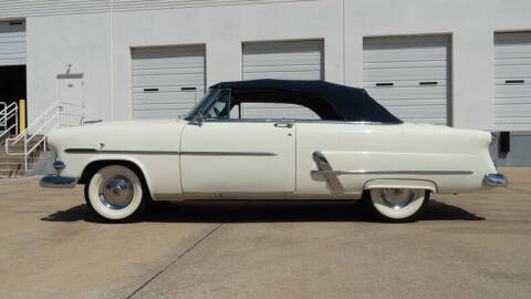1953 Ford Crestline