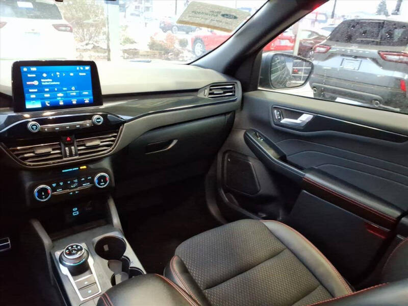 2023 Ford Escape Hybrid ST-Line