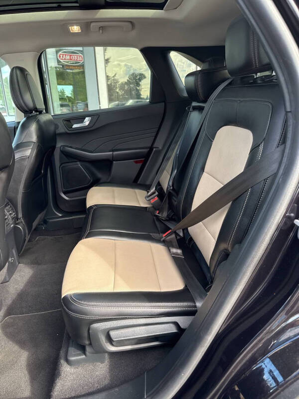 2021 Ford Escape Titanium